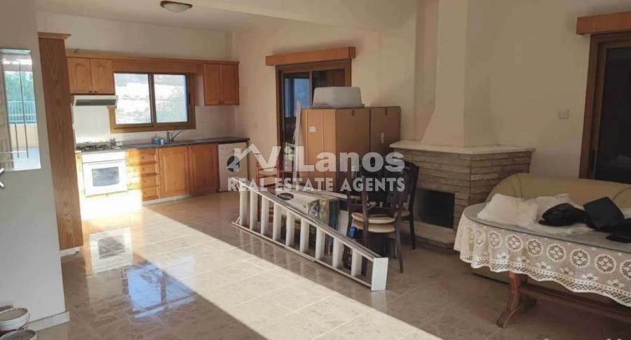 (For Sale) Residential Detached house || Limassol/Agios Amvrosios - 132 Sq.m, 6 Bedrooms, 350.000€ 