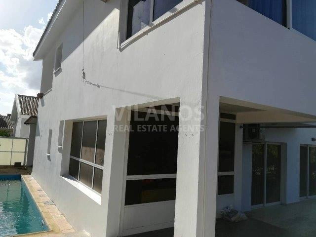 (For Sale) Residential Detached house || Limassol/Limassol - 300 Sq.m, 4 Bedrooms, 450.000€ 